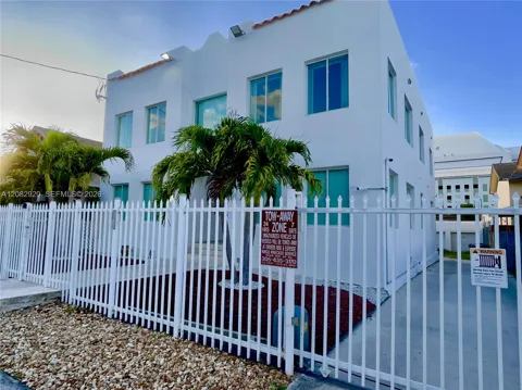 1459 NW 2nd St