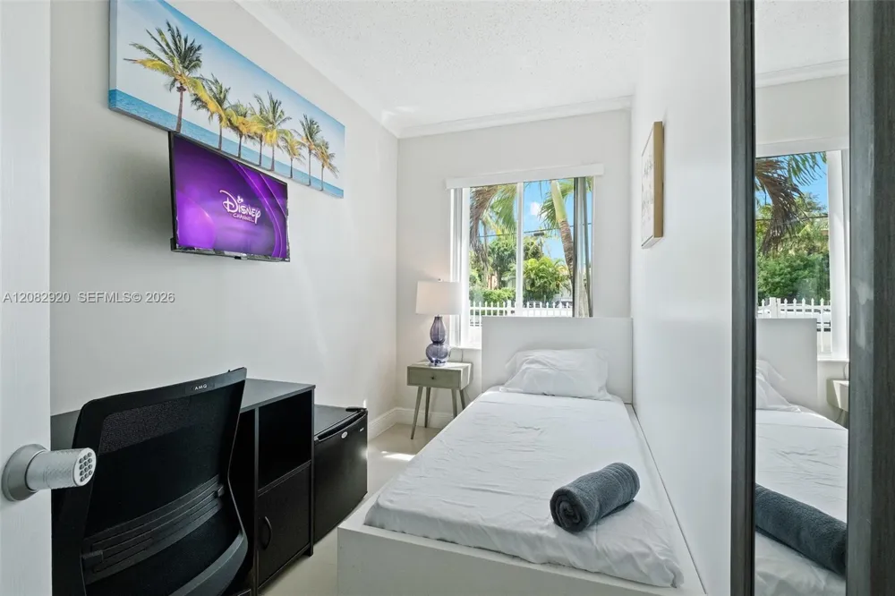 1459 NW 2nd St Miami, FL 33125