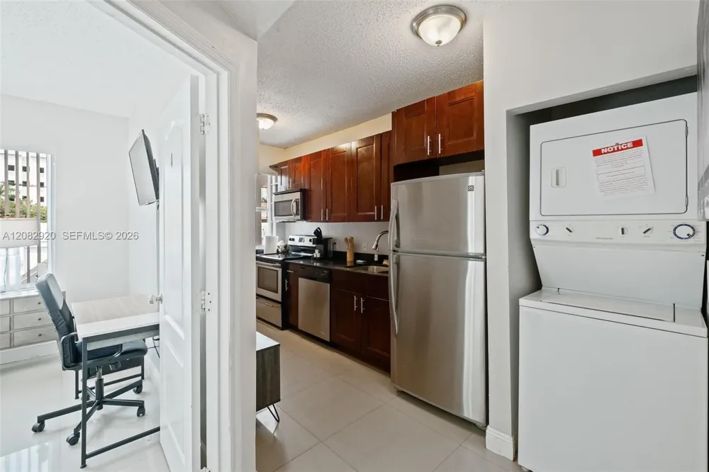 1459 NW 2nd St Miami, FL 33125