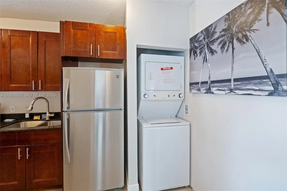 1459 NW 2nd St Miami, FL 33125
