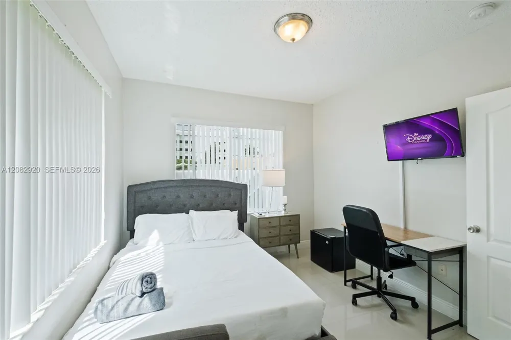 1459 NW 2nd St Miami, FL 33125