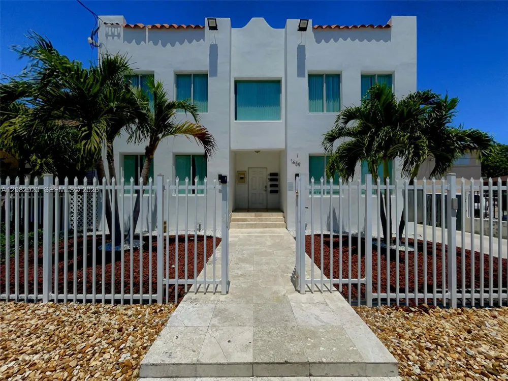 1459 NW 2nd St Miami, FL 33125