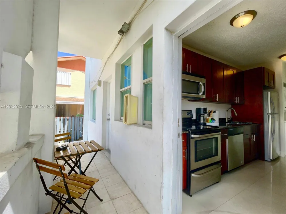 1459 NW 2nd St Miami, FL 33125