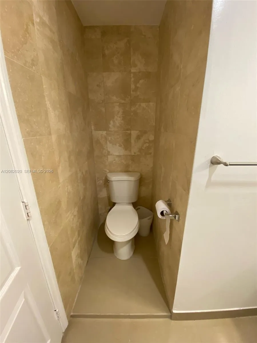1459 NW 2nd St Miami, FL 33125