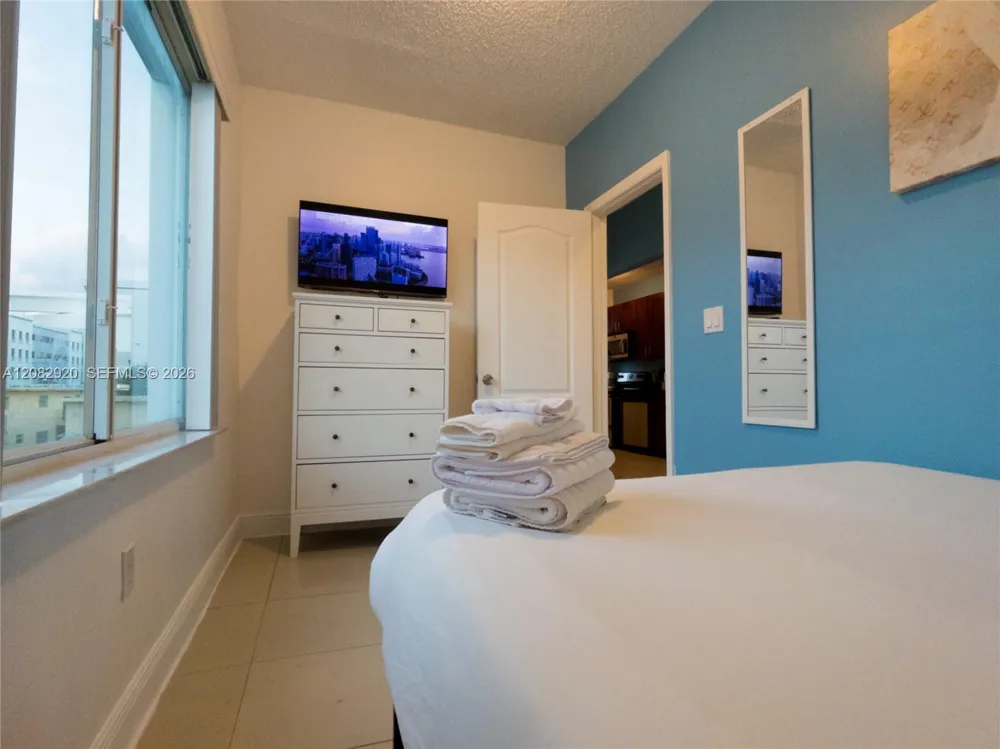 1459 NW 2nd St Miami, FL 33125