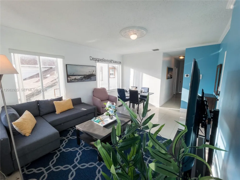 1459 NW 2nd St Miami, FL 33125