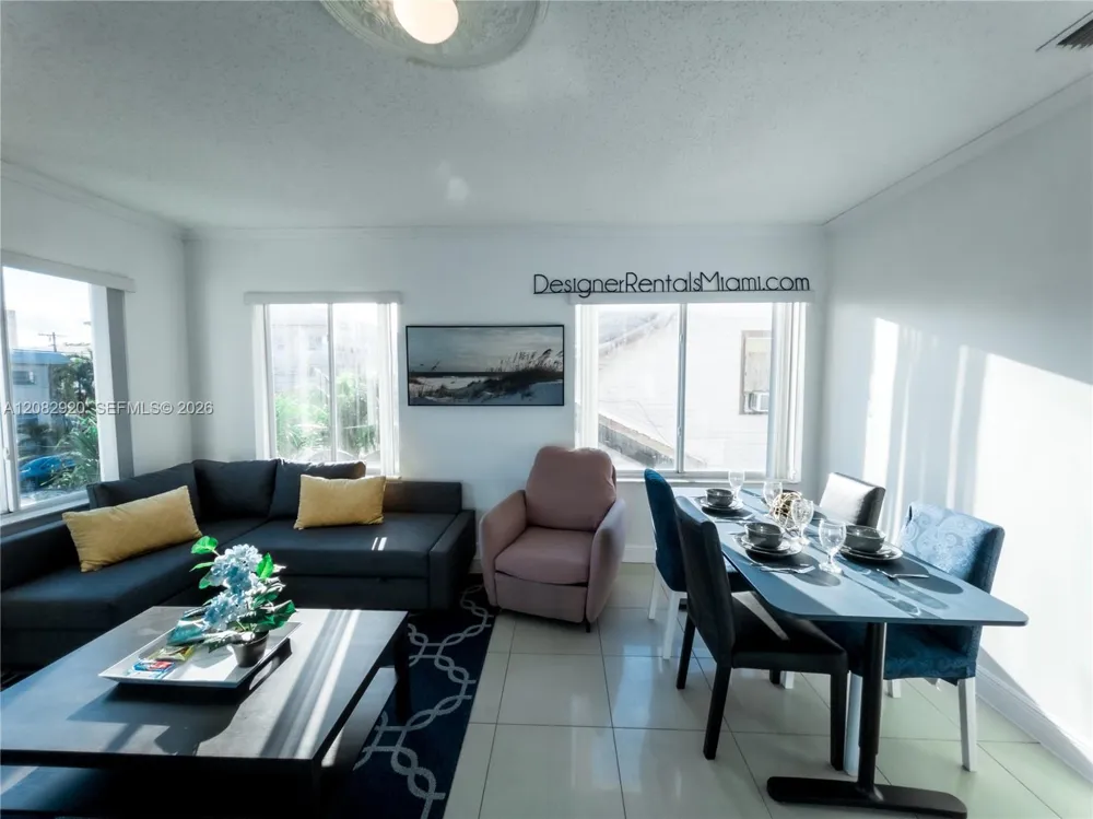 1459 NW 2nd St Miami, FL 33125