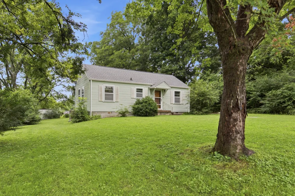 1928 Dahlia Dr Nashville, TN 37210