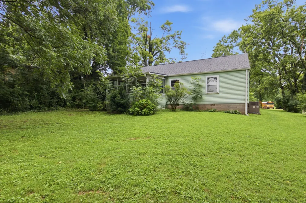 1928 Dahlia Dr Nashville, TN 37210