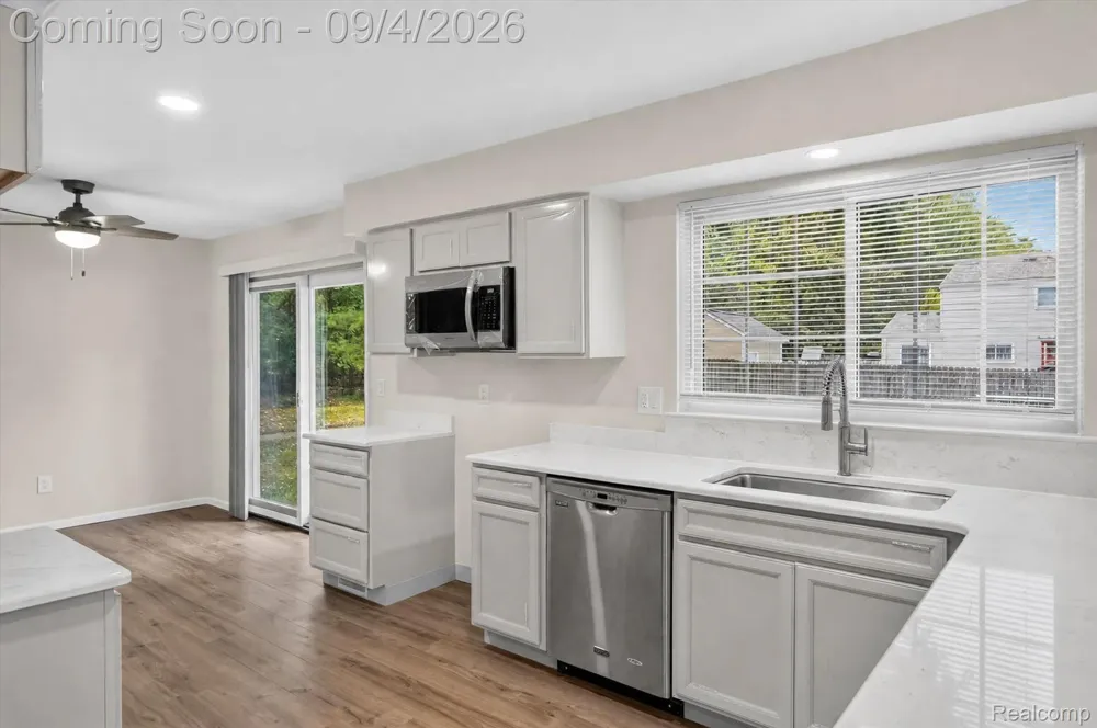 43182 Applewood Road Canton Charter Township, MI 48188