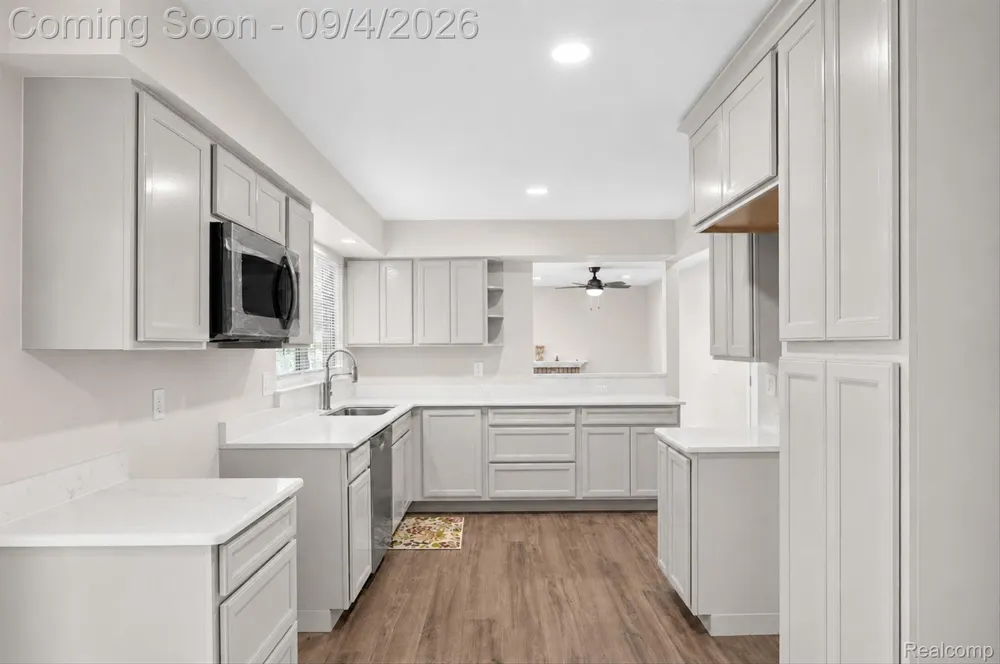 43182 Applewood Road Canton Charter Township, MI 48188