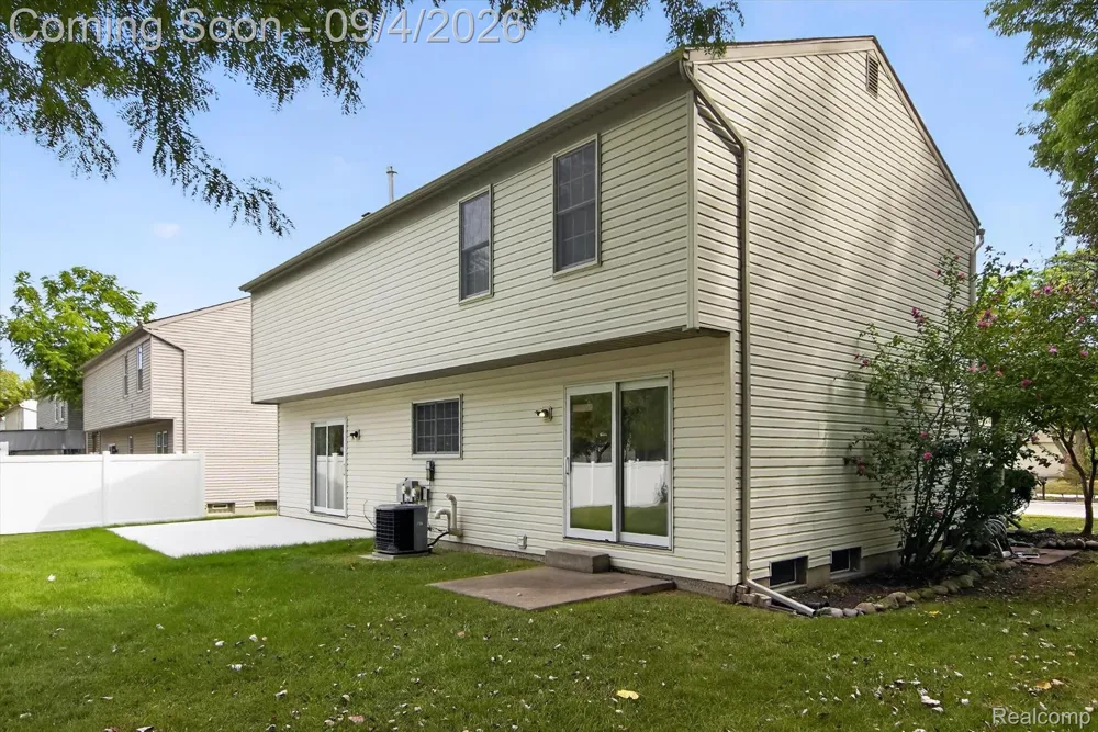 43182 Applewood Road Canton Charter Township, MI 48188