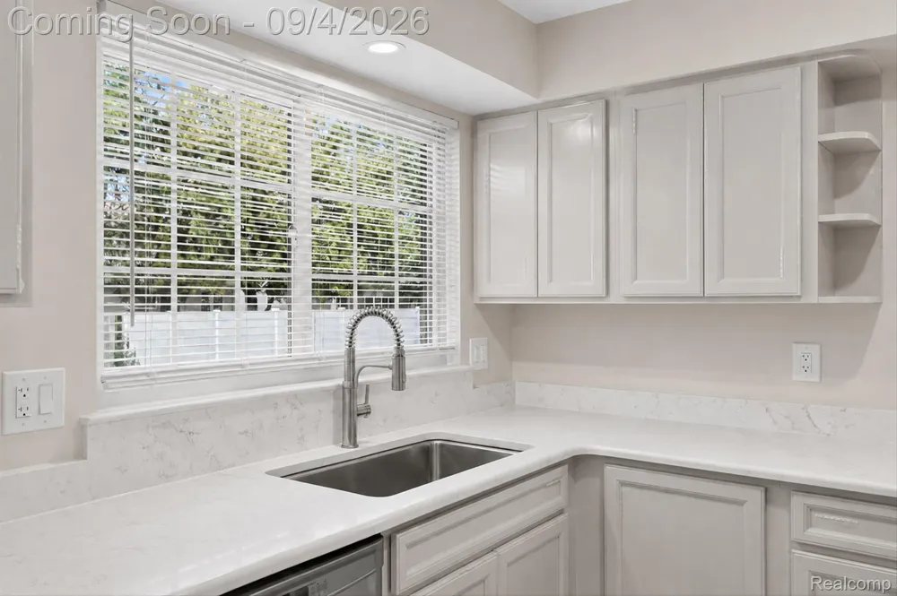 43182 Applewood Road Canton Charter Township, MI 48188