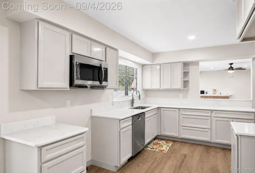 43182 Applewood Road Canton Charter Township, MI 48188