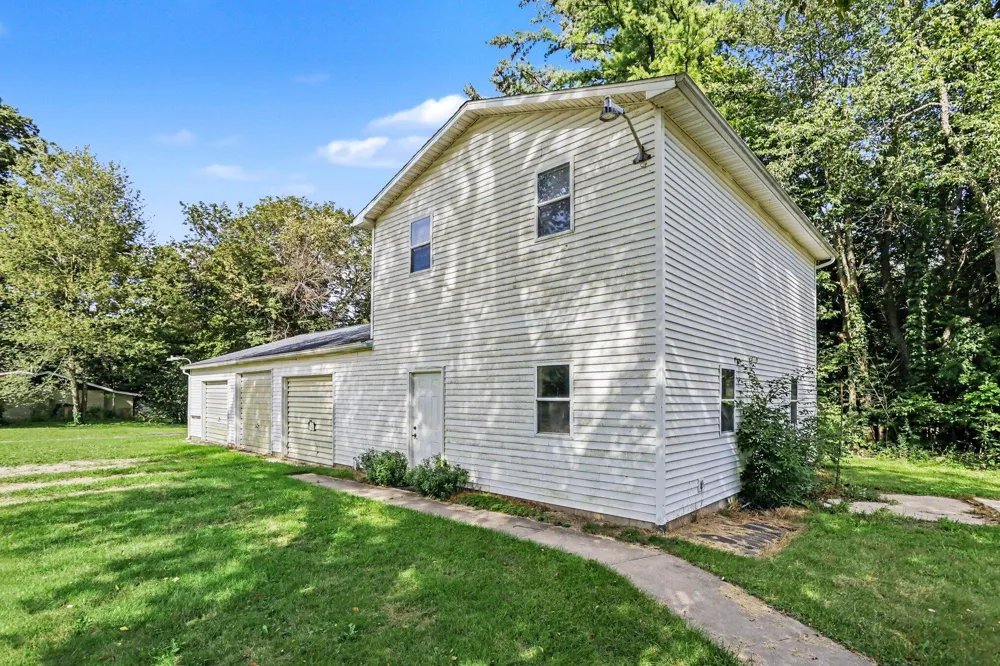 9215 1st Street Oronoko Charter Township, MI 49103