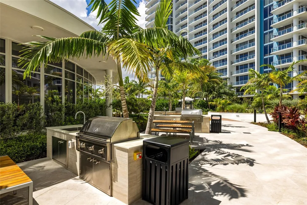 220 LAKE SHORE DRIVE #704 Lake Park, FL 33403