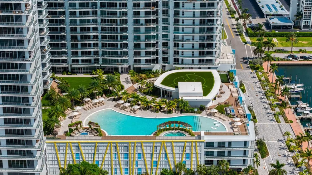 220 LAKE SHORE DRIVE #704 Lake Park, FL 33403