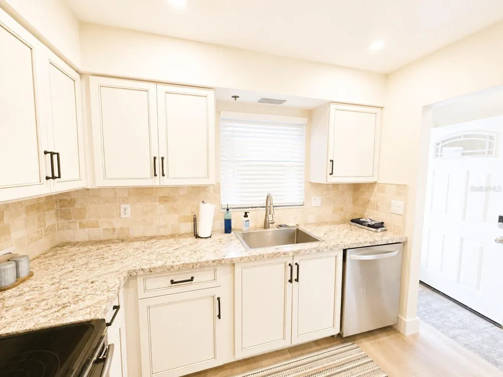 9718 HERNANDO COURT Bradenton, FL 34210