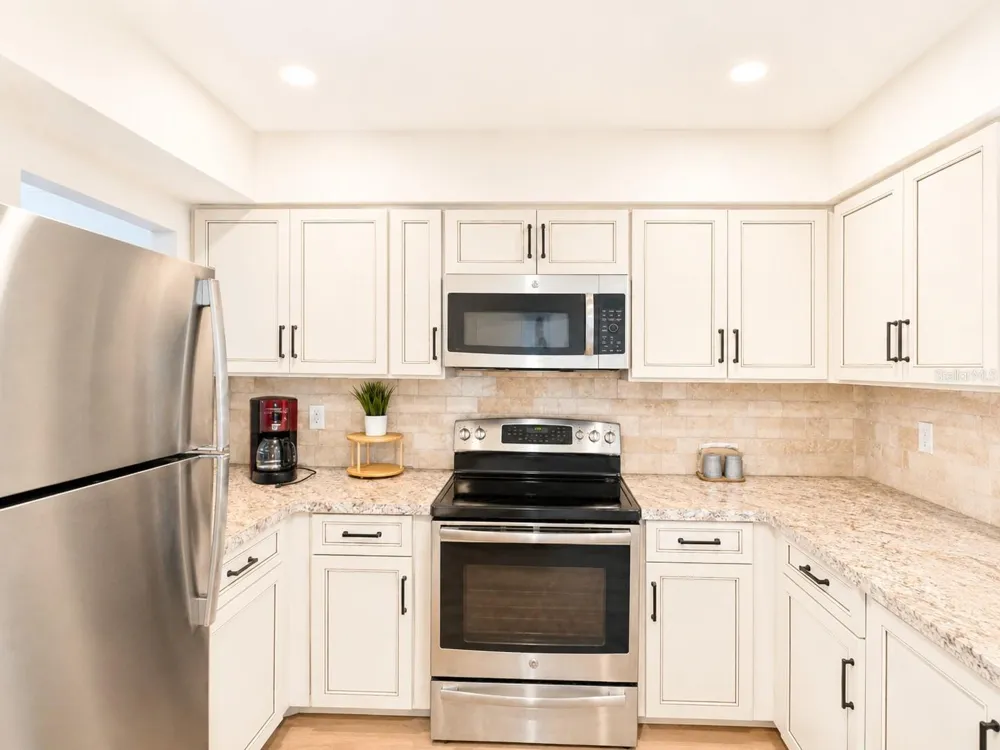 9718 HERNANDO COURT Bradenton, FL 34210