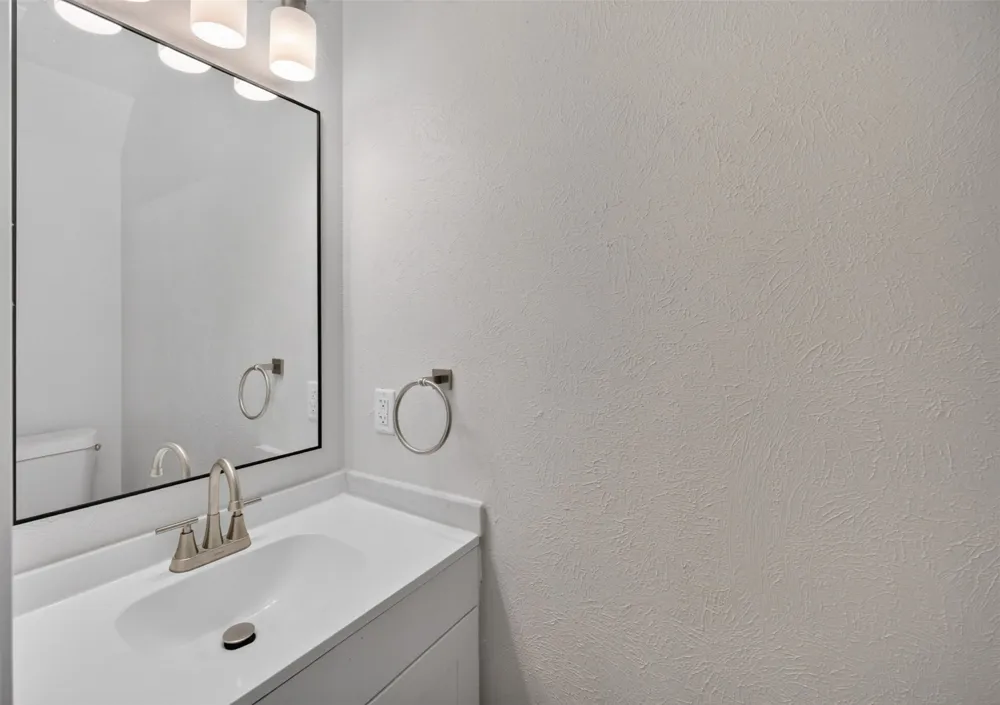 621 Carriagehouse Lane #8F Garland, TX 75040