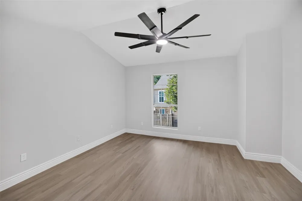 621 Carriagehouse Lane #8F Garland, TX 75040