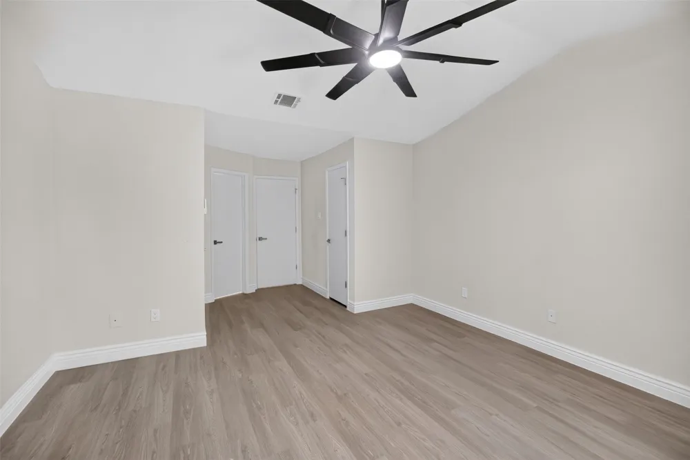 621 Carriagehouse Lane #8F Garland, TX 75040