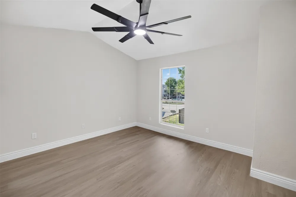 621 Carriagehouse Lane #8F Garland, TX 75040