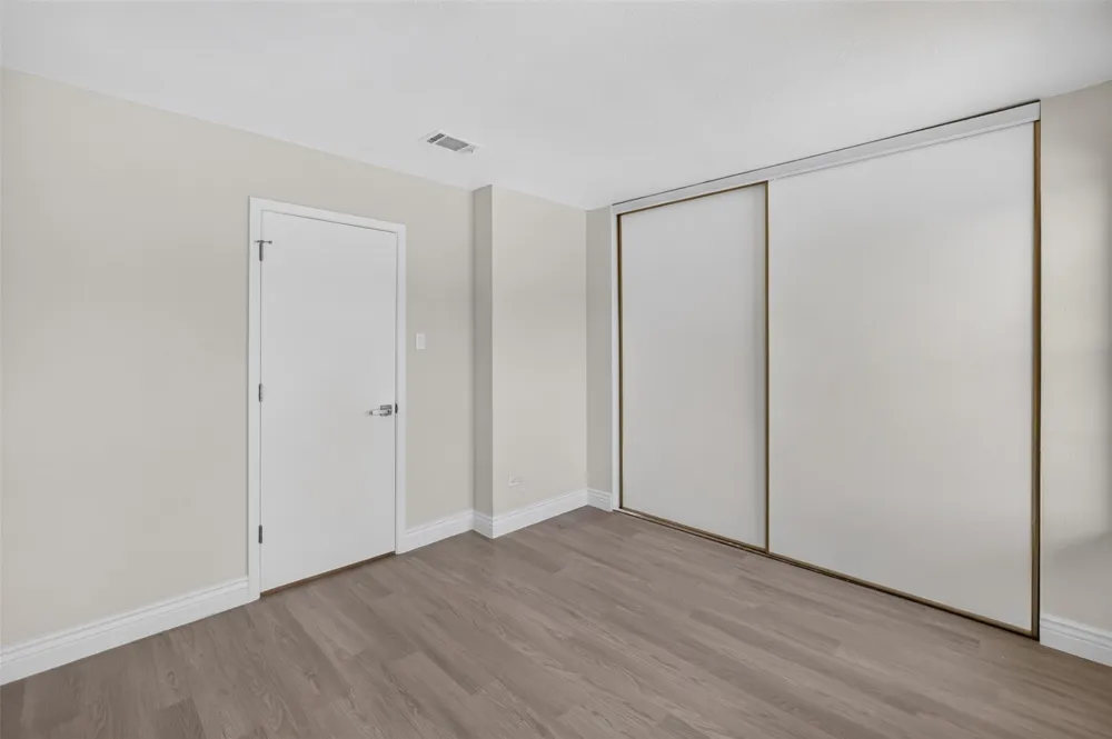 621 Carriagehouse Lane #8F Garland, TX 75040