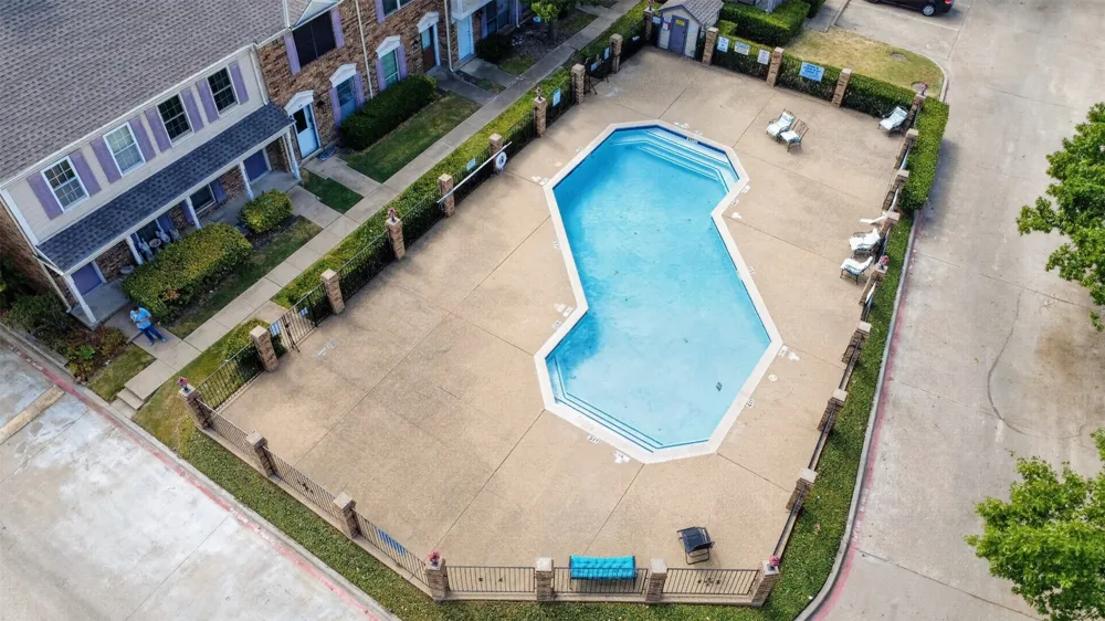 621 Carriagehouse Lane #8F Garland, TX 75040