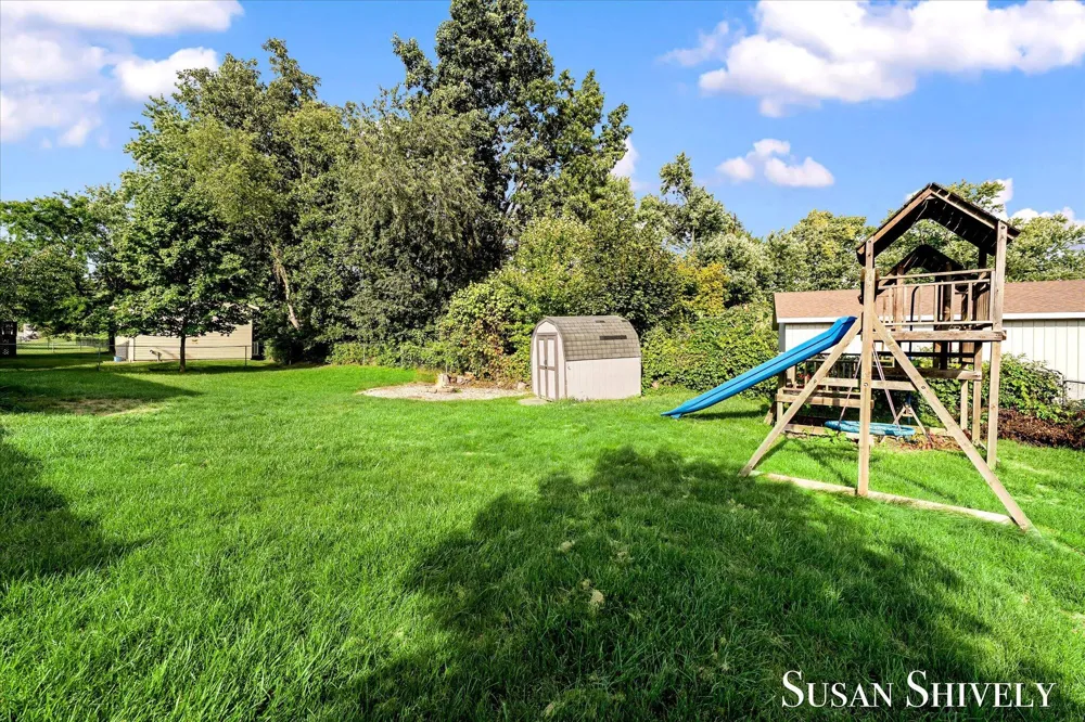 5022 Montauk Drive NW Comstock Park, MI 49321