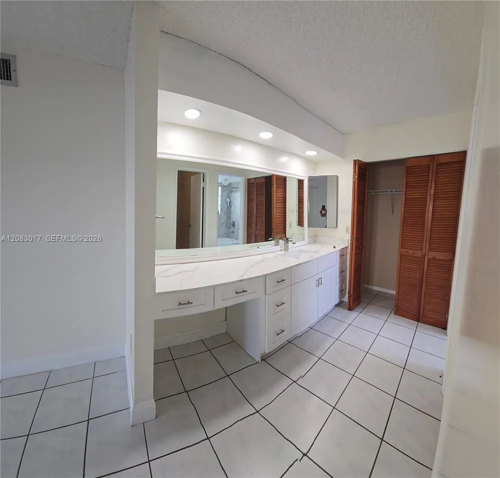 8933 SW 123rd Ct #401 Miami, FL 33186
