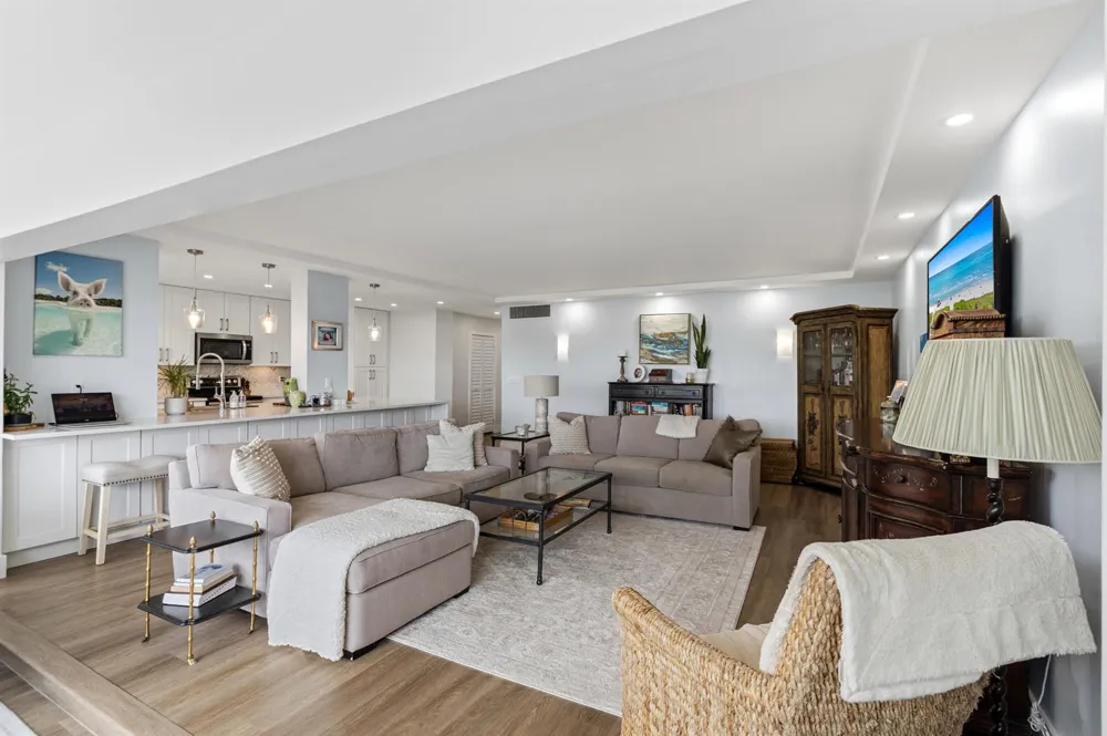 3050 NE 47TH COURT #203 Fort Lauderdale, FL 33308