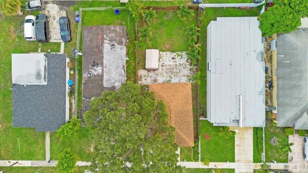 2220 HOPE STREET Hollywood, FL 33020