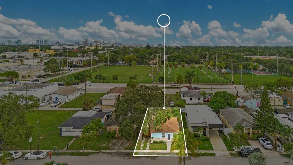 2220 HOPE STREET Hollywood, FL 33020