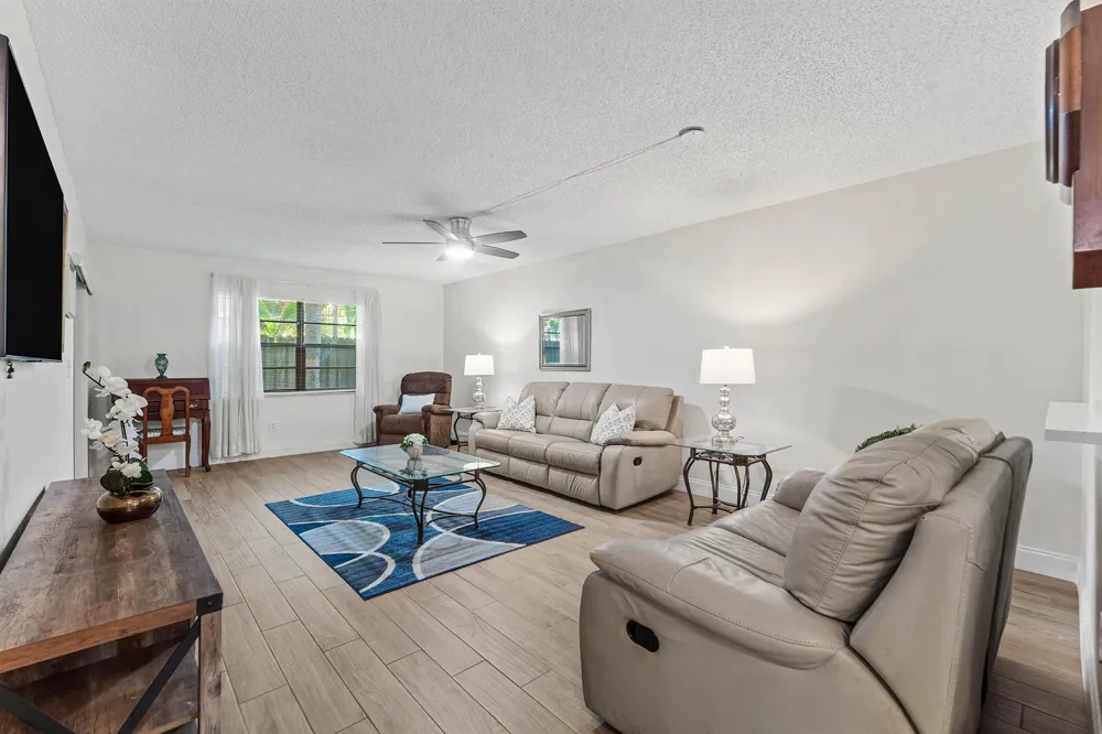 1611 Cabot Lane #3 Wellington, FL 33414