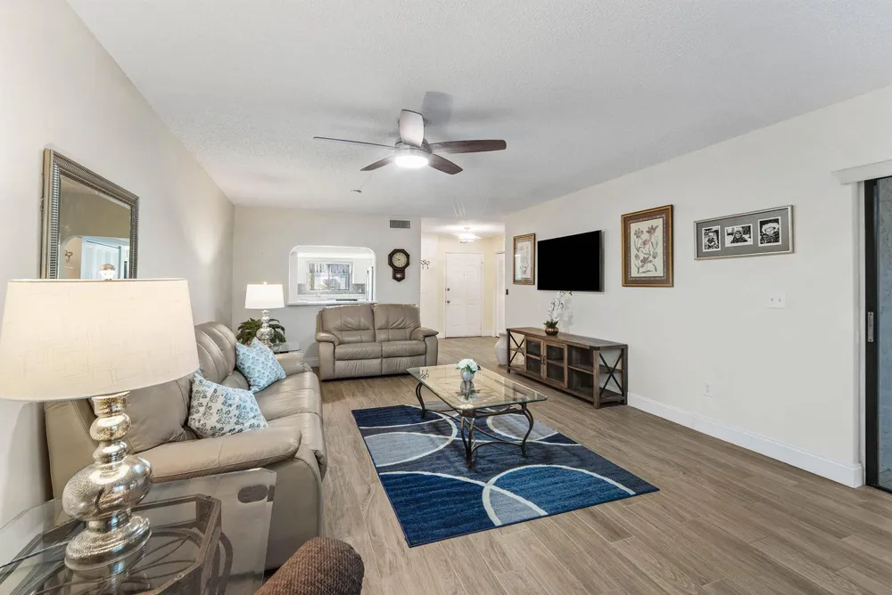 1611 Cabot Lane #3 Wellington, FL 33414