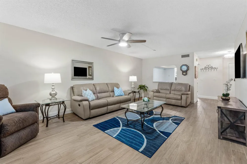 1611 Cabot Lane #3 Wellington, FL 33414