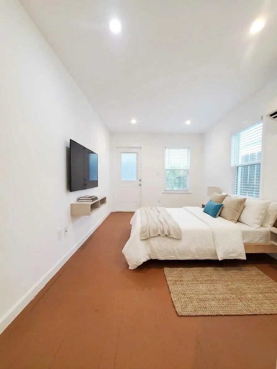 1407 SE 2ND STREET #C Fort Lauderdale, FL 33301