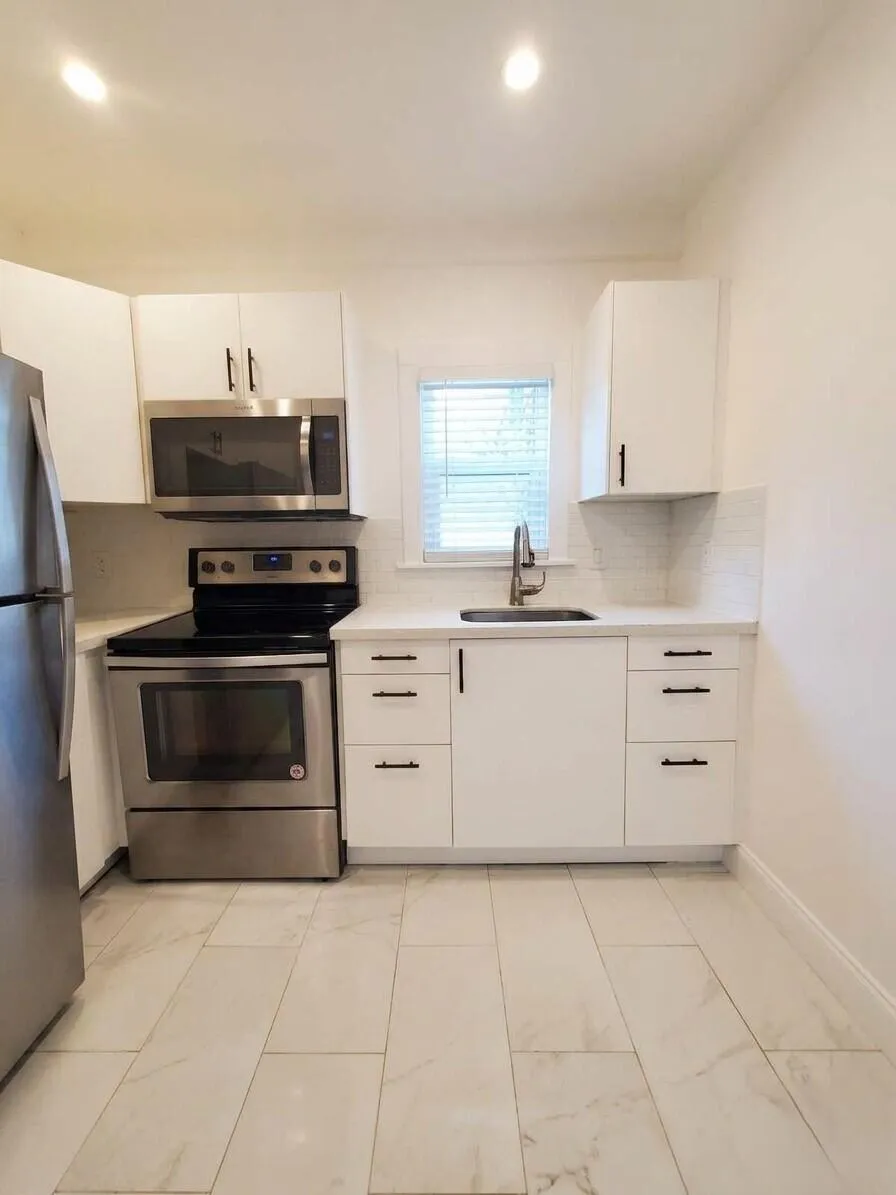 1407 SE 2ND STREET #C Fort Lauderdale, FL 33301
