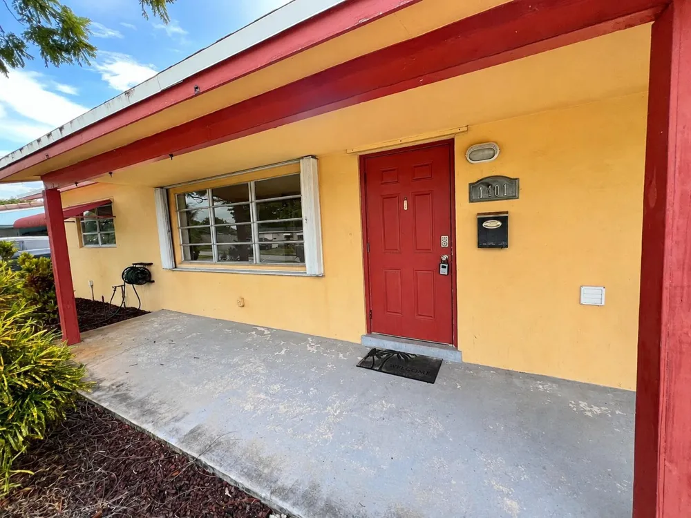 1401 S DEERFIELD AVENUE Deerfield Beach, FL 33441