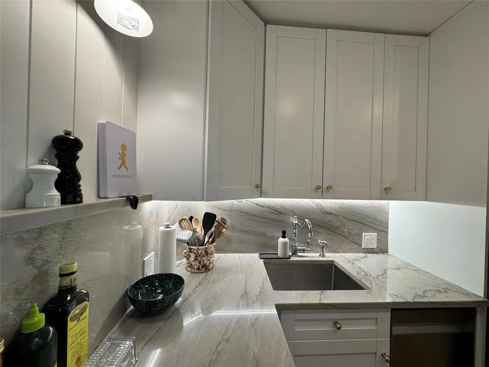 9 NE 19TH COURT #211C Wilton Manors, FL 33305