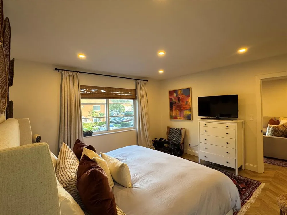 9 NE 19TH COURT #211C Wilton Manors, FL 33305