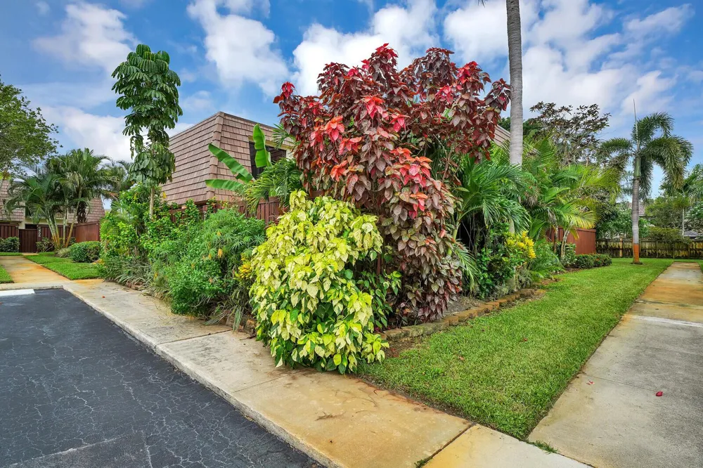 2716 SW 15th Street Deerfield Beach, FL 33442