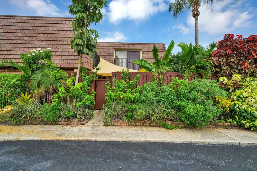 2716 SW 15th Street Deerfield Beach, FL 33442
