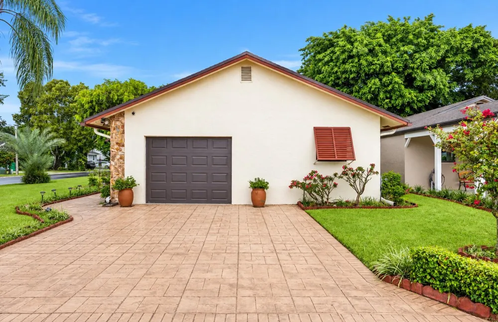 5611 SW 97TH TERRACE Cooper City, FL 33328