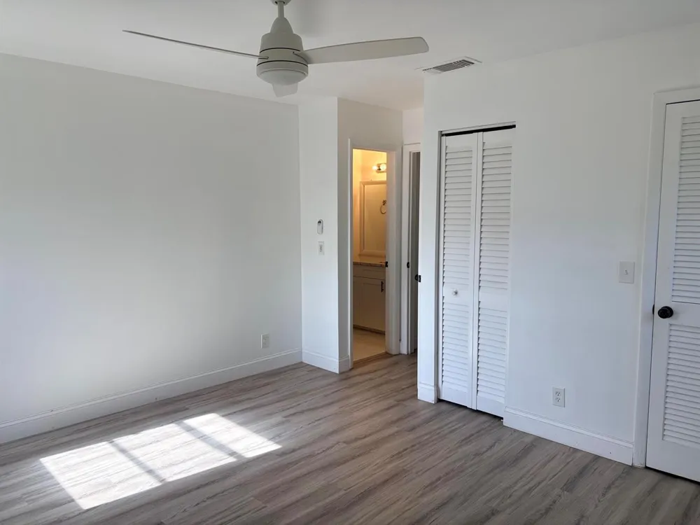 8732 Satalite Terrace Lake Park, FL 33403