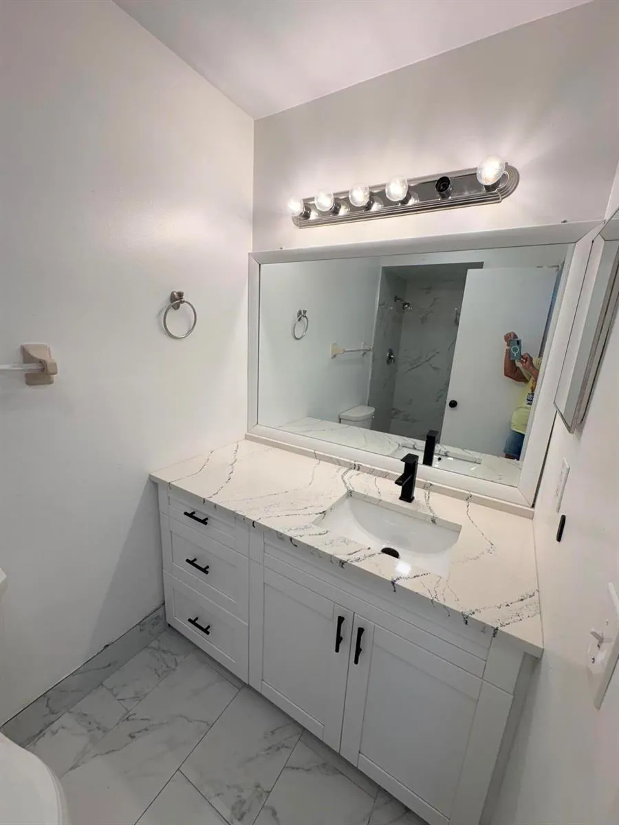 8732 Satalite Terrace Lake Park, FL 33403