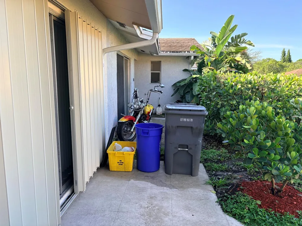 8732 Satalite Terrace Lake Park, FL 33403