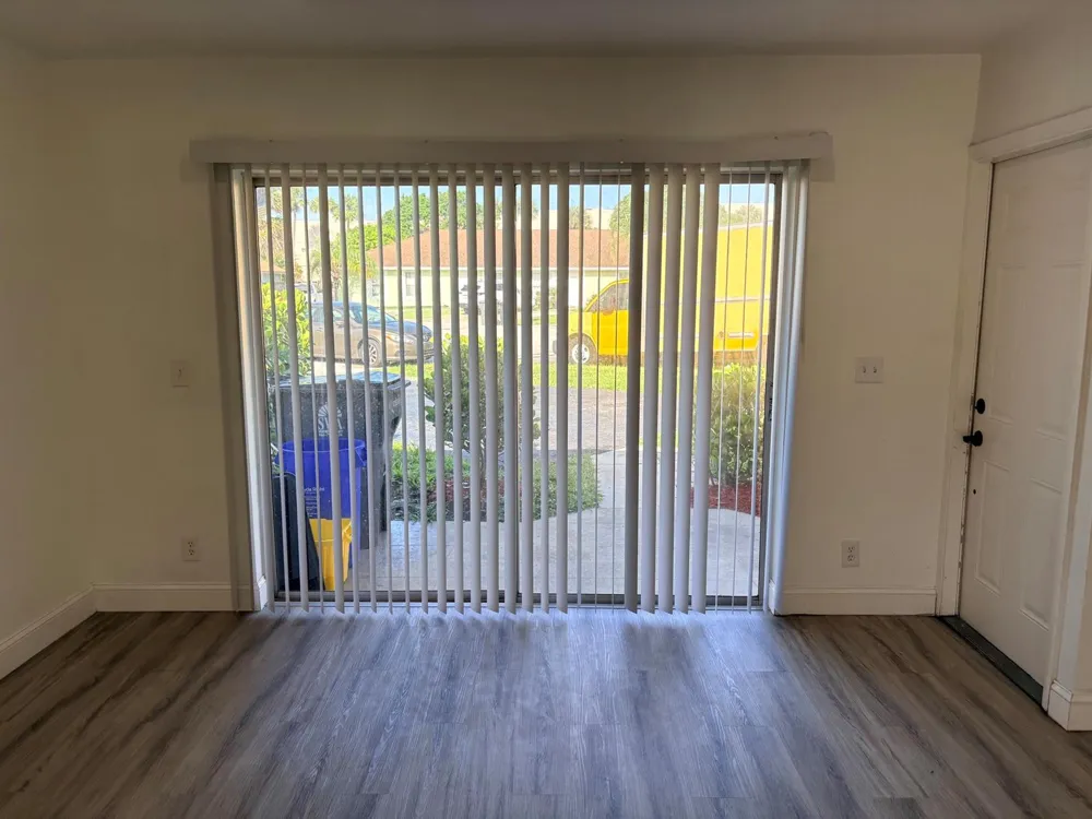 8732 Satalite Terrace Lake Park, FL 33403