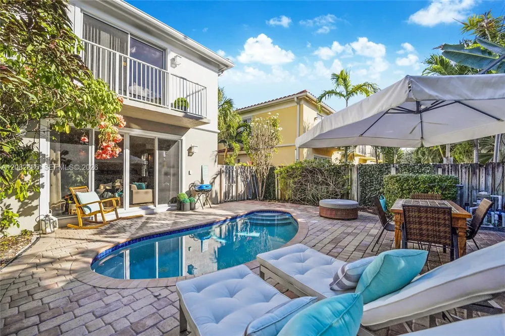 2656 NE 30th Pl Fort Lauderdale, FL 33306